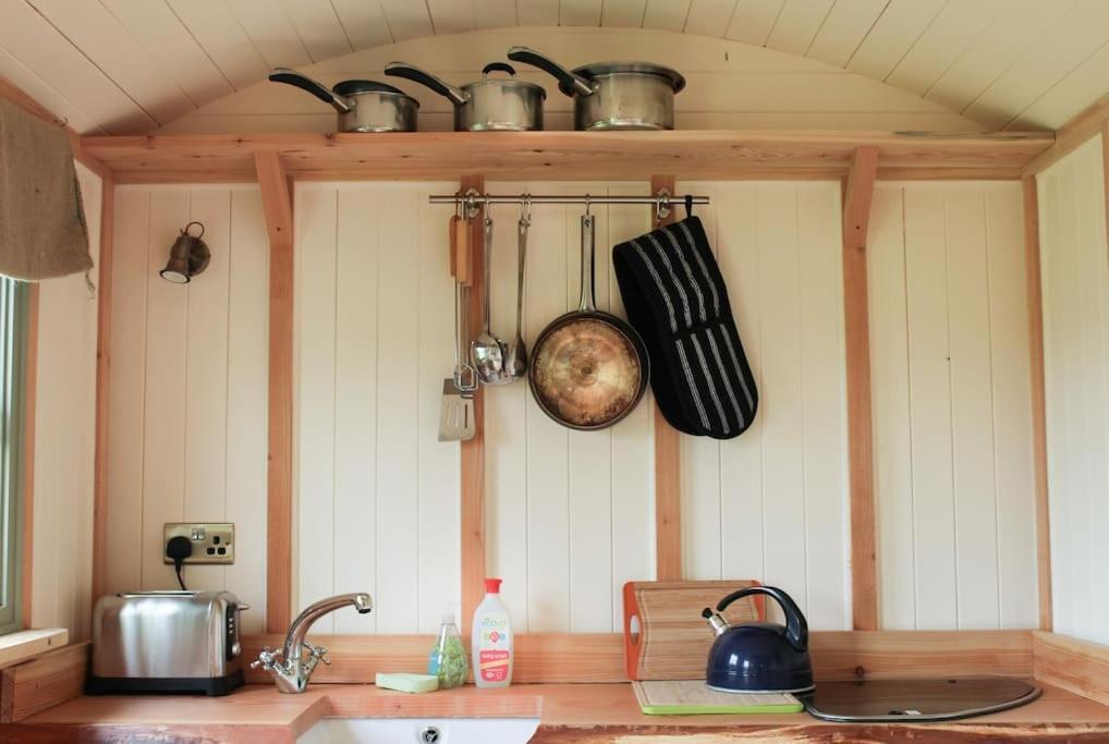 The Shepherds Hut Шрусбери Экстерьер фото